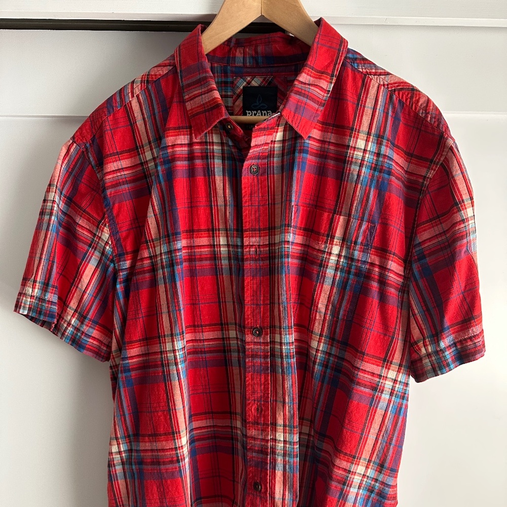Prana Men's XL Button Down Shirt